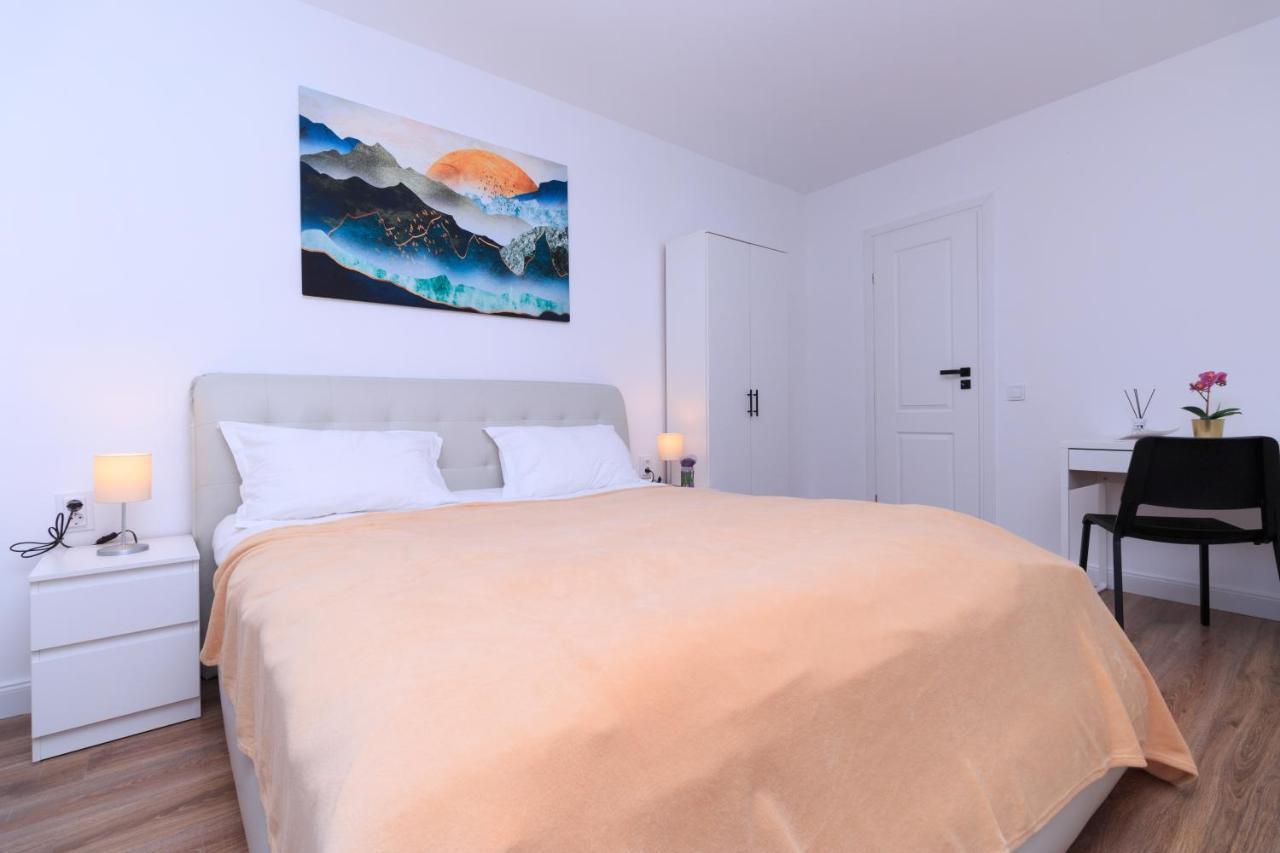 Best View Ap With Parking And 2 Bathrooms Sinaia Exterior photo